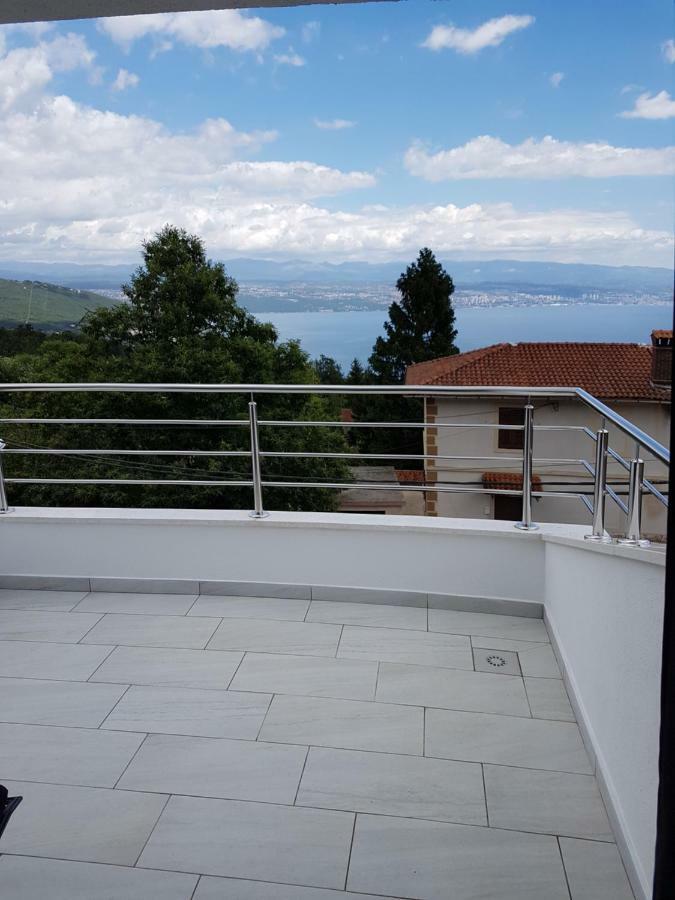 Villa Nino Ловран Экстерьер фото