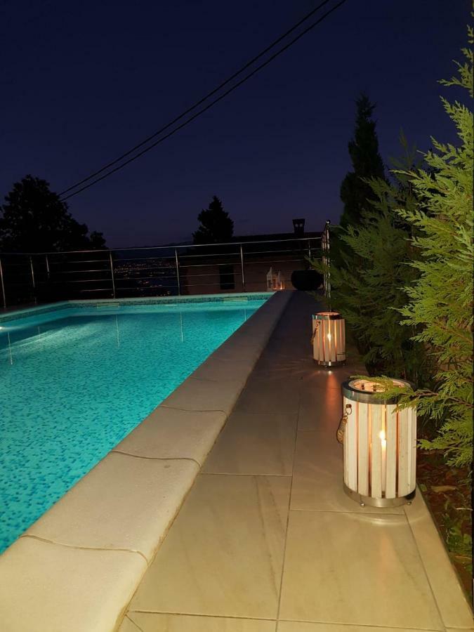 Villa Nino Ловран Экстерьер фото